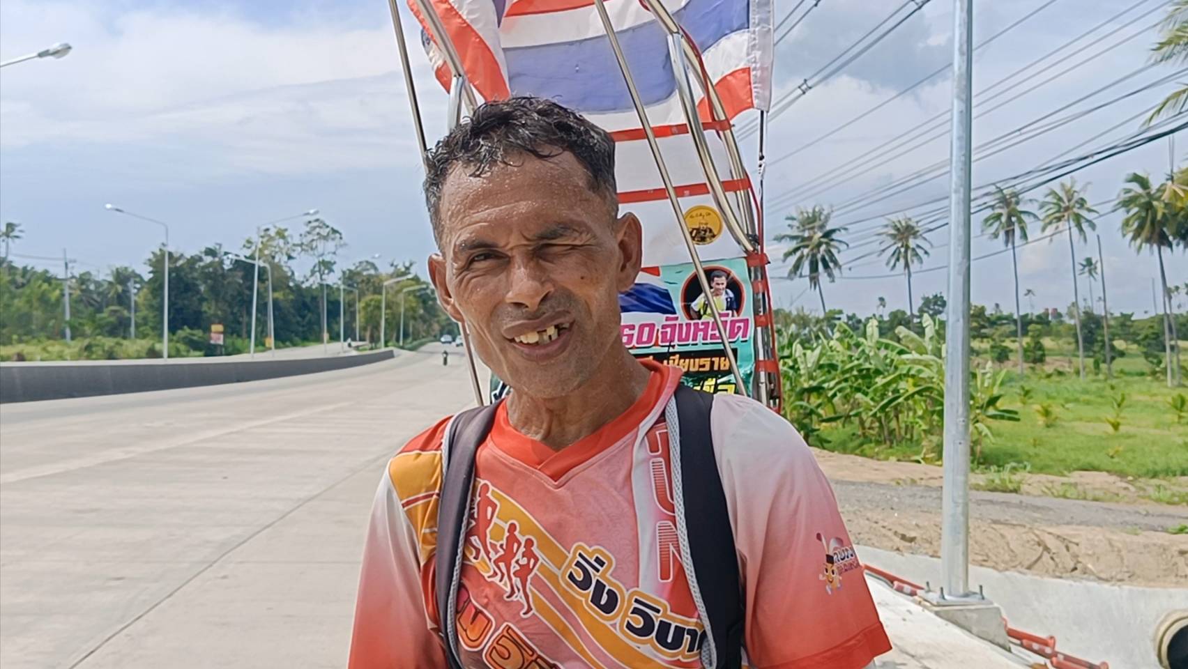 “บังดุล” นักวิ่งจิตอาสาชาวปัตตานี วิ่งภารกิจ “ปัตตานีพิชิตภูมะเขือ” 60 จังหวัด ใต้ – เหนือ – อีสาน กว่า 2,500 กิโล เข้าสู่วันที่ 23 การวิ่ง และเข้าประจวบคีรีขันธ์ วันที่ 2 แล้ว