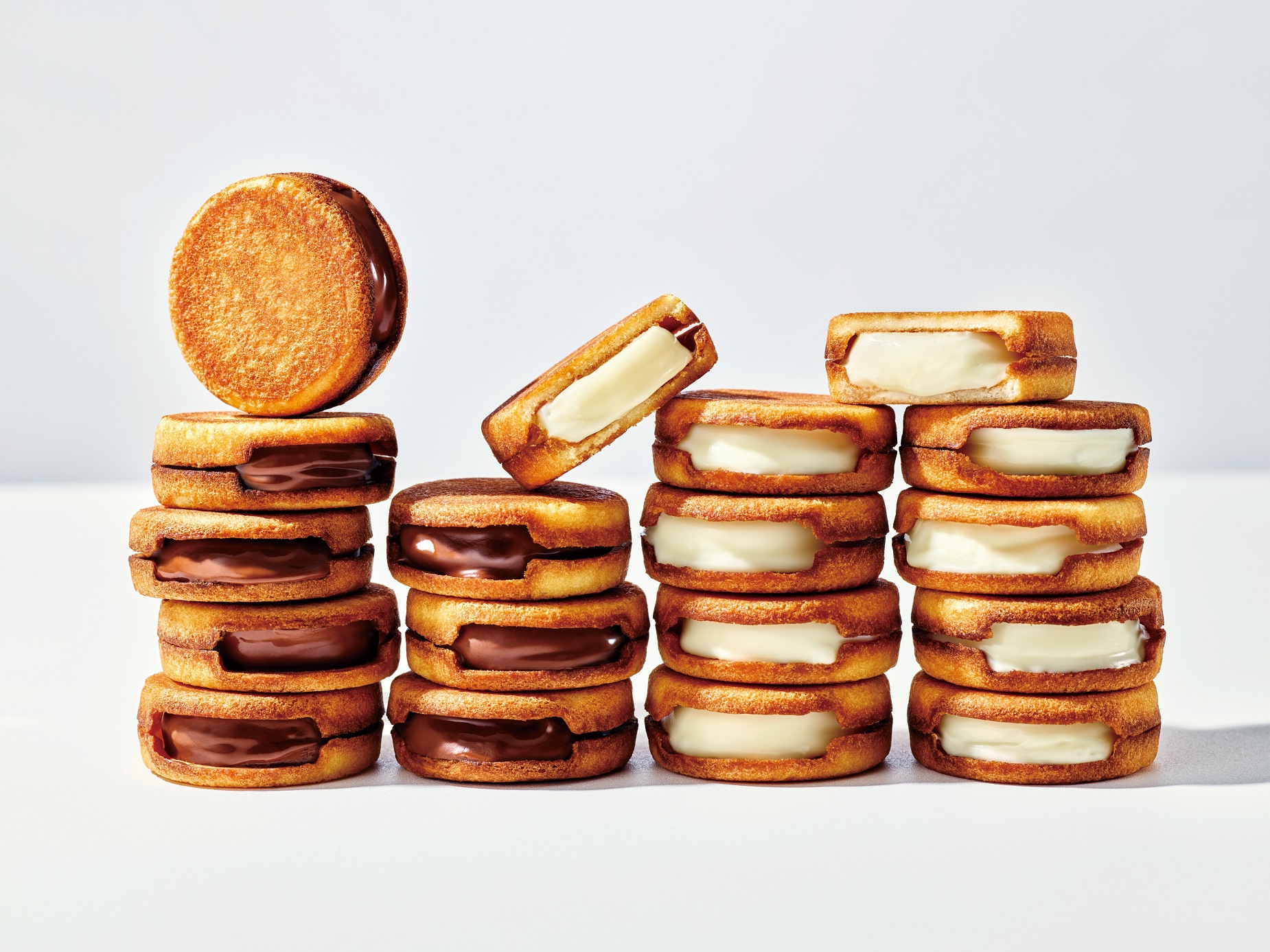 ฮิตสุดในญี่ปุ่น! SNOWS ขนมฤดูหนาวที่คนต่อคิวยาว พร้อมเสิร์ฟที่ไทยแล้ววันนี้  แบรนด์ขนมยอดนิยมจากฮอกไกโด เปิด Pop-up Store ครั้งแรกที่สยามพารากอน