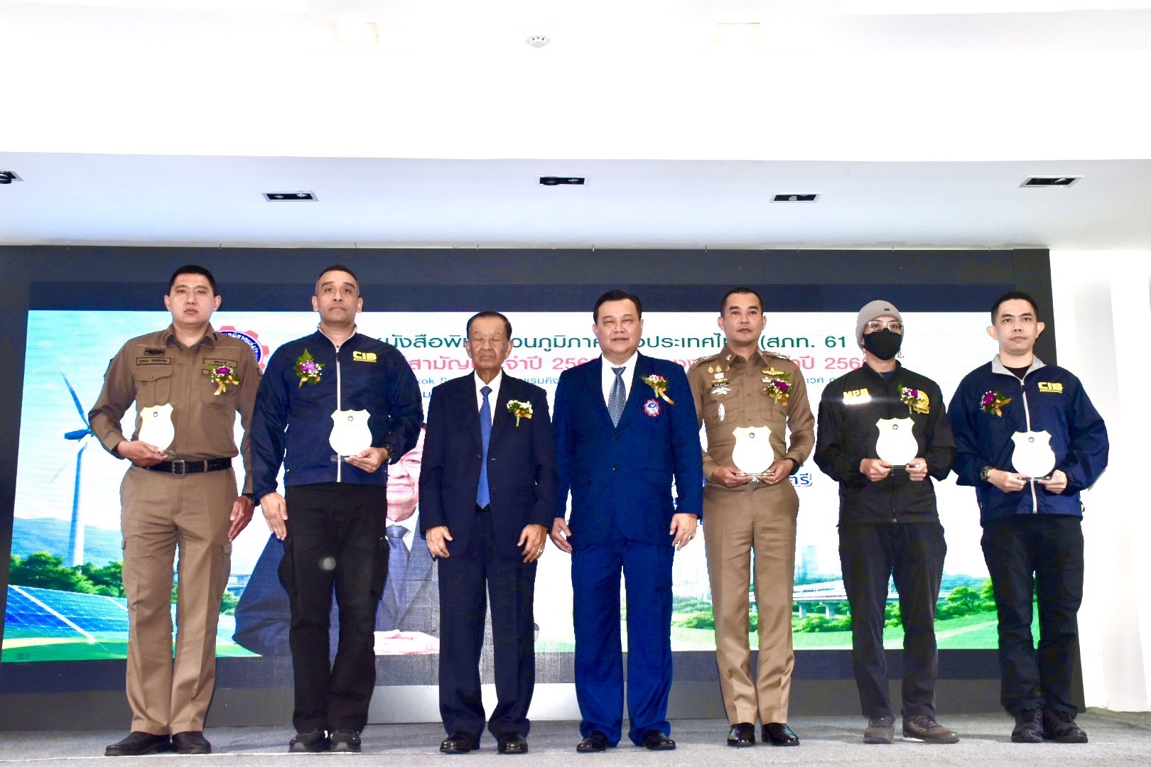 “วันมูหะมัดนอร์ มะทา” ประธานเปิดงานประชุมใหญ่ สภท. ครบรอบ 61 ปี พร้อมมอบโล่เกียรติคุณ “ผู้พิทักษ์สันติราษฎร์ดีเด่น” เชิดชู 5 นายตำรวจผู้ทำความดีเพื่อประชาชน